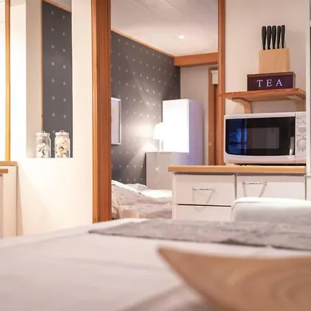 Cozy 1 Bedroom And Free Parking By The Railway Station Apartmán *