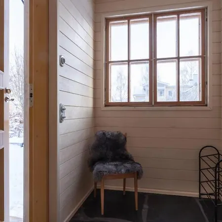 Cozy 1 Bedroom And Free Parking By The Railway Station Oulu