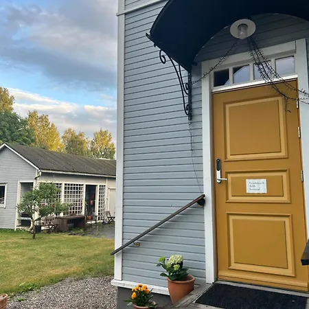 Apartment Cozy 1 Bedroom And Free Parking By The Railway Station